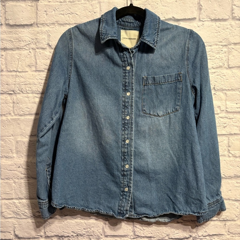 Lucky Brand Light Wash Denim Button-Up Shirt Small